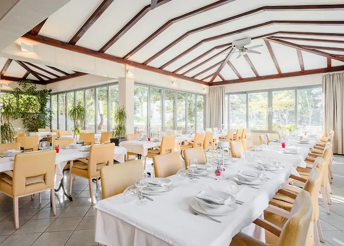 Rogac Rooms & Restaurant