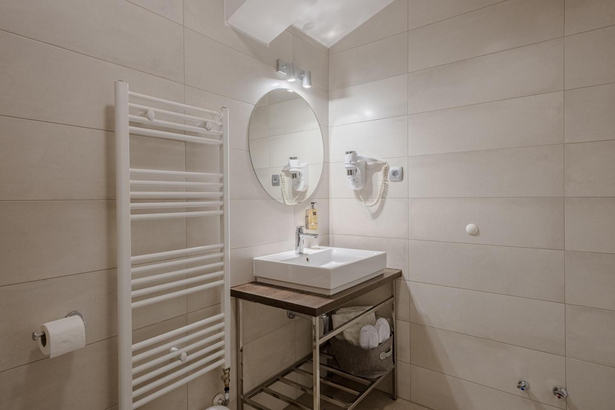Nocľah s raňajkami Rogac & Restaurant 4*