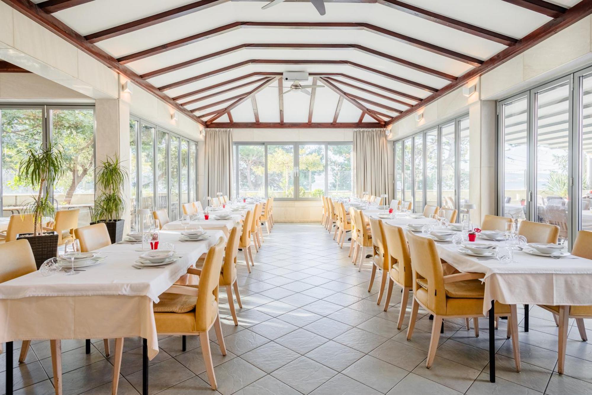 Rogac & Restaurant Frühstückspension 4*
